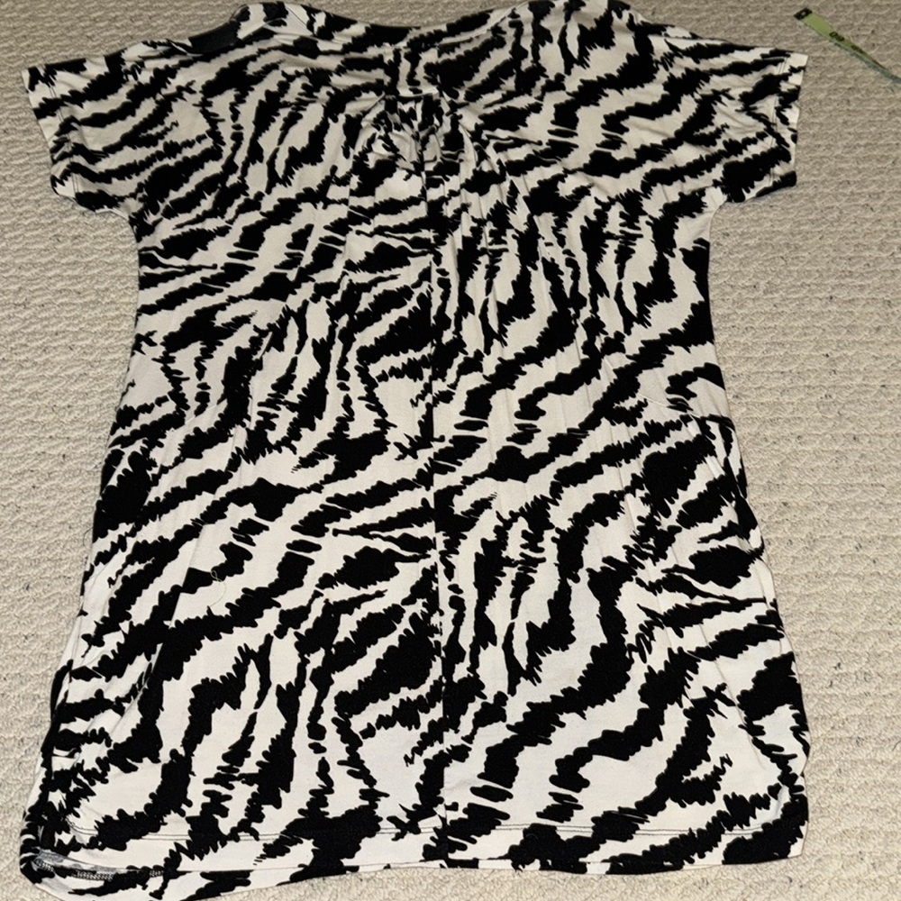 INC International Concepts Black and White Zebra 🦓 Ruched Short Sleeve Tunic Top - Picture 10 of 10